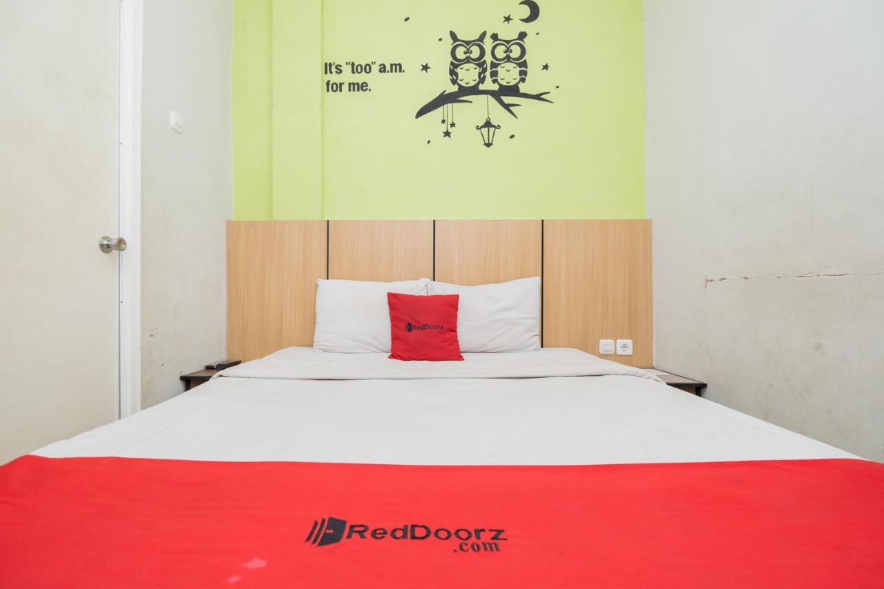 Reddoorz @ Darmo Surabaya Hotel Exterior photo